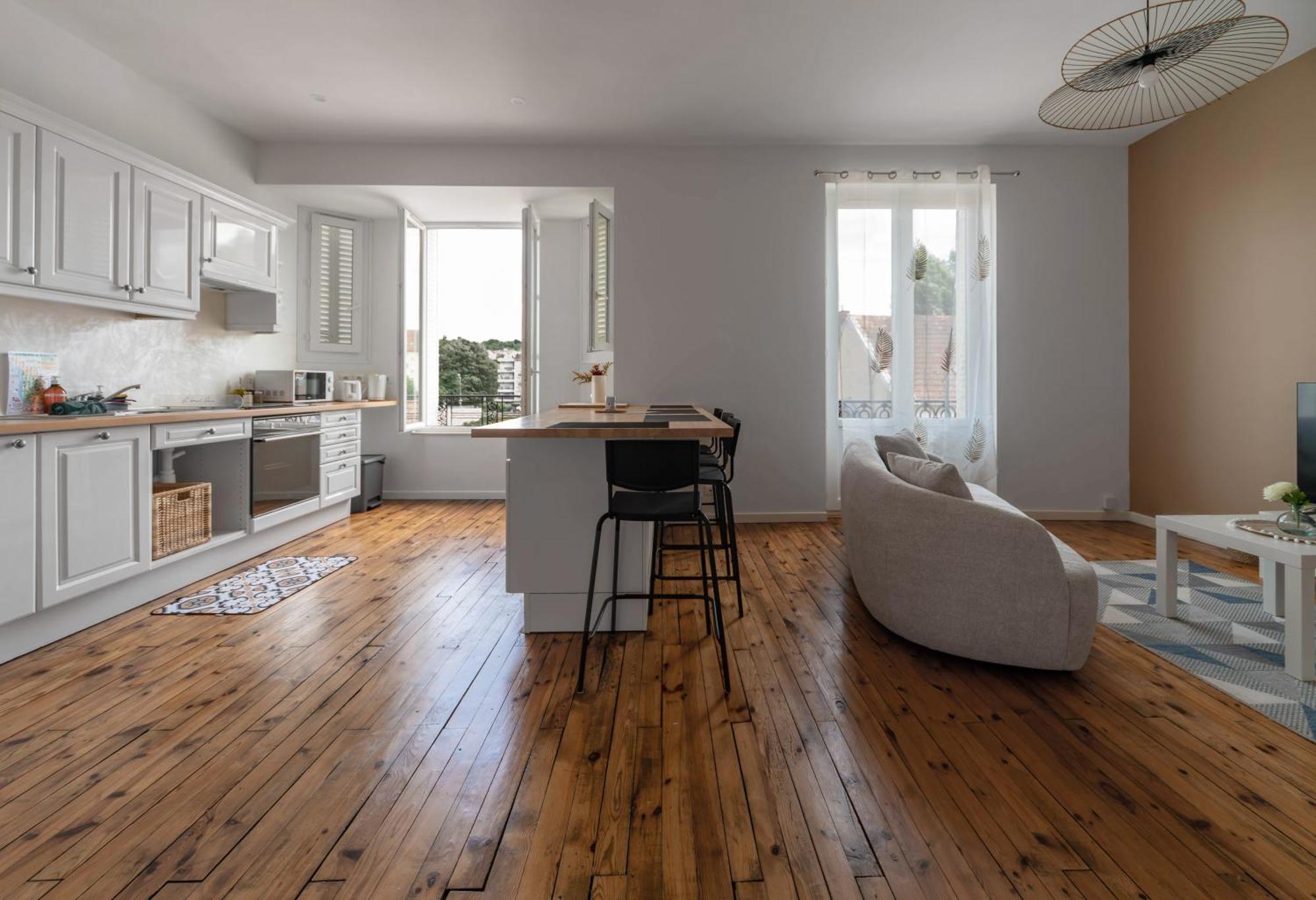 Le Grenet - Design En Duplex Apartment *