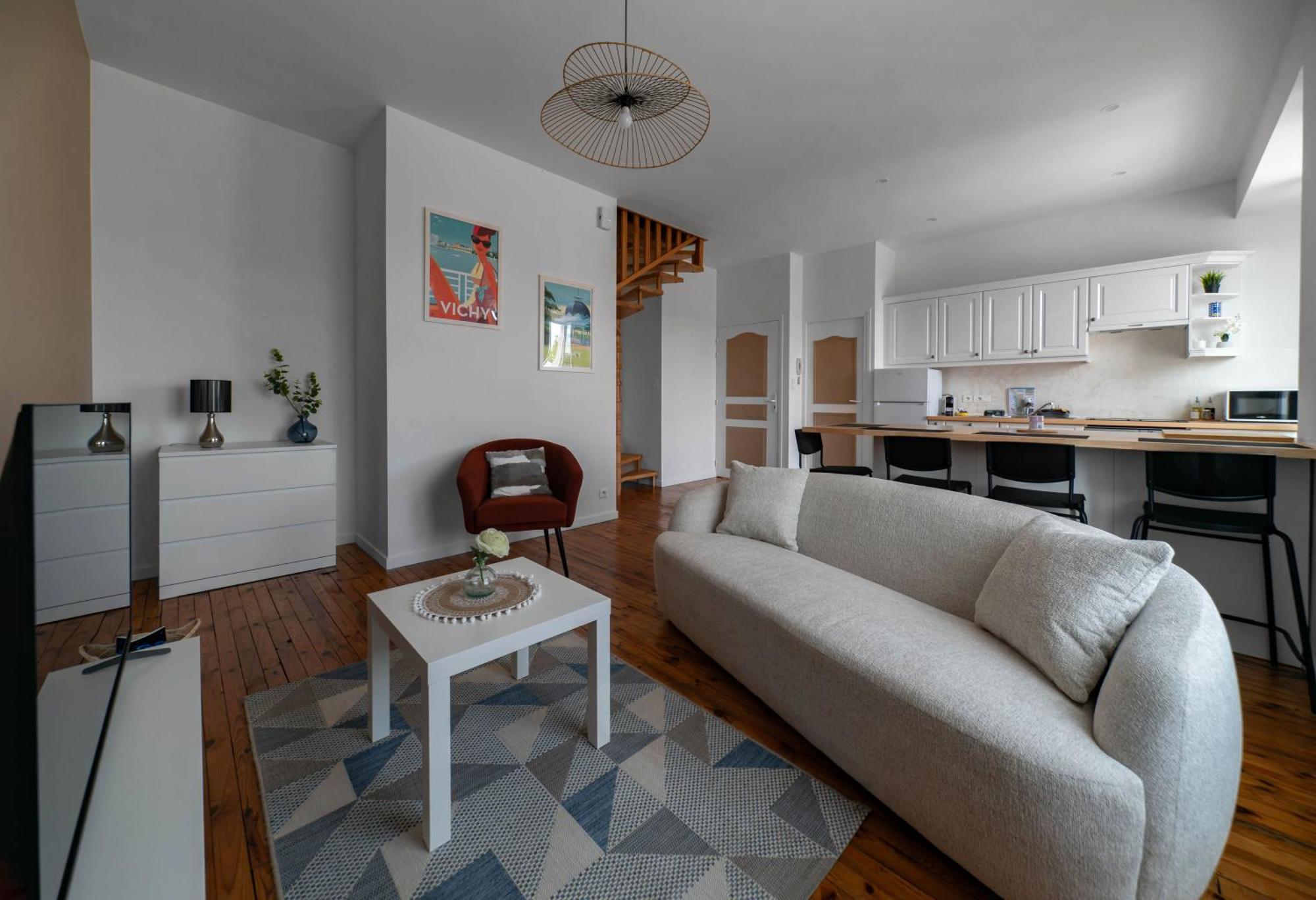 Le Grenet - Design En Duplex Apartment